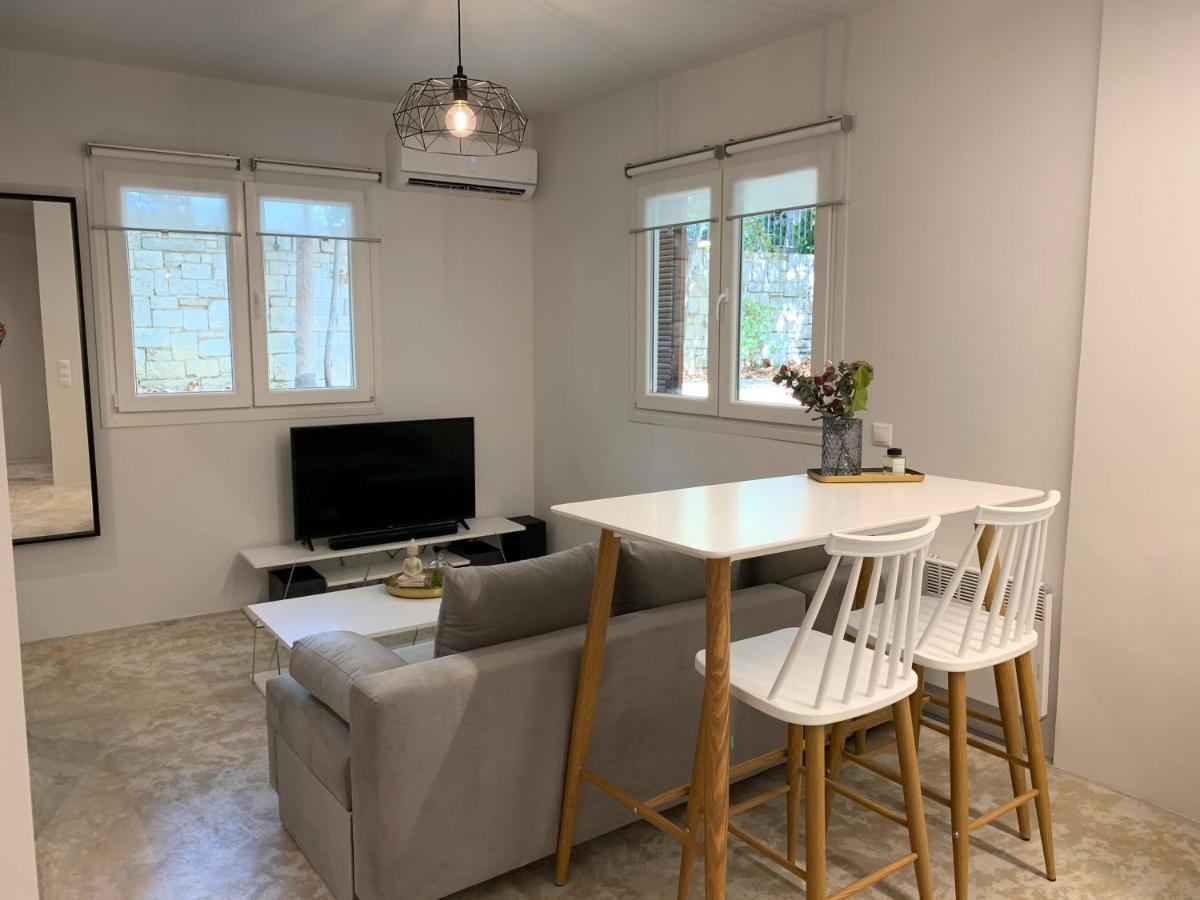 אתונה Renovated Apartment In Kifissia Center Near Metro G25 מראה חיצוני תמונה